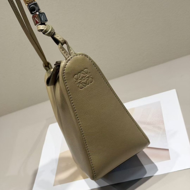 Loewe 粘土綠 Hammock hobo 牛皮肩背包Anagram小骰子點綴 15*16*10cm開口28cm 98新配件塵袋-3