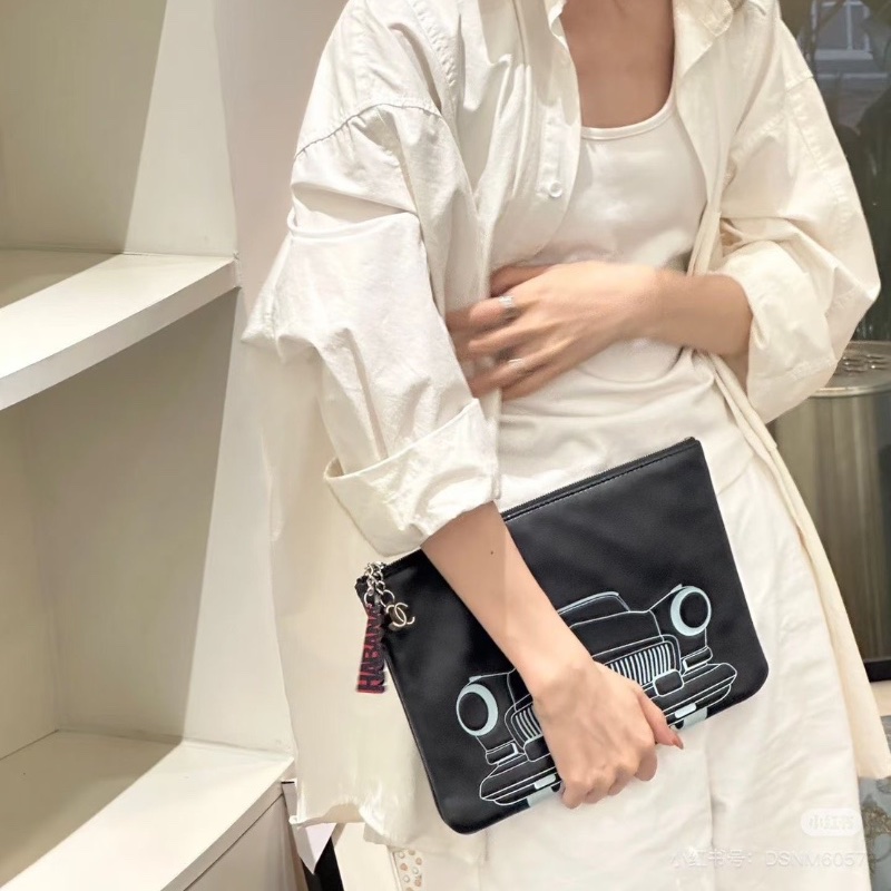 Chanel 汽車手拿包 黑色羊皮 亞克力拉鍊34*23 98新配件塵袋-1