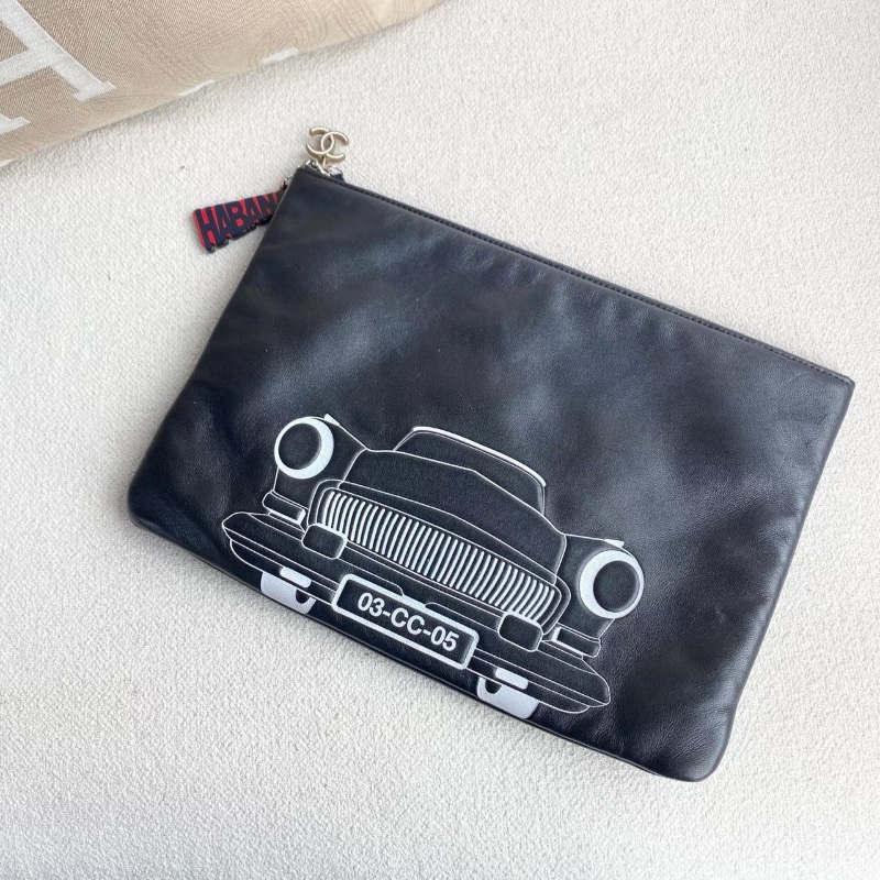 Chanel 汽車手拿包 黑色羊皮 亞克力拉鍊34*23 98新配件塵袋-6