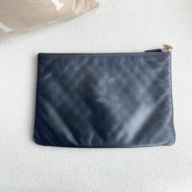 Chanel 汽車手拿包 黑色羊皮 亞克力拉鍊34*23 98新配件塵袋-8