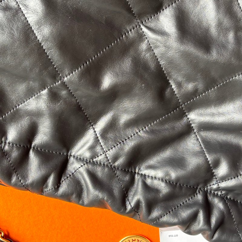 ::CHANEL:: AS3261 黑色白字樣22BAG中款肩背包 金鍊肩背-11