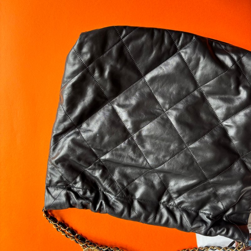 ::CHANEL:: AS3261 黑色白字樣22BAG中款肩背包 金鍊肩背-16