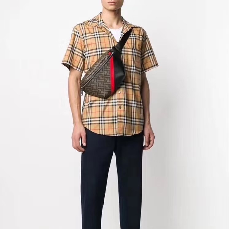 FENDI 老花腰包 20*20  99新配件塵袋-1