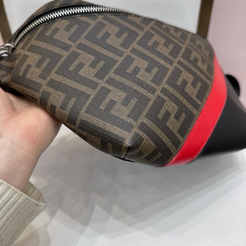 FENDI 老花腰包 20*20  99新配件塵袋-6