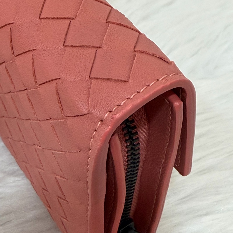 BOTTEGA VENETA BV 粉橘 編織 小羊皮 釦式 發財 長夾-12