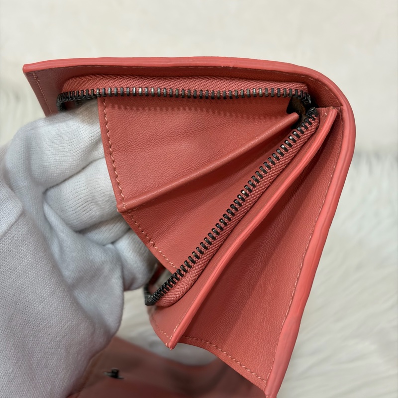 BOTTEGA VENETA BV 粉橘 編織 小羊皮 釦式 發財 長夾-16