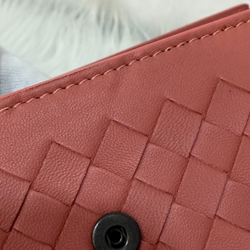 BOTTEGA VENETA BV 粉橘 編織 小羊皮 釦式 發財 長夾-21