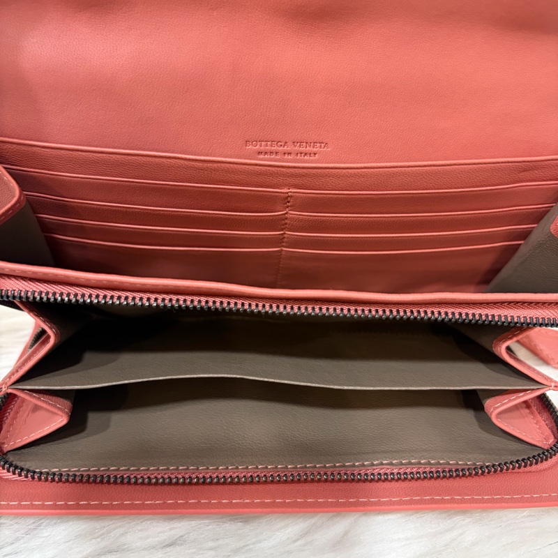 BOTTEGA VENETA BV 粉橘 編織 小羊皮 釦式 發財 長夾-31
