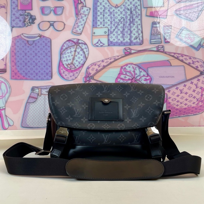 99新LV 路易威登/Louis Vuitton Voyager黑武士邮差包-0