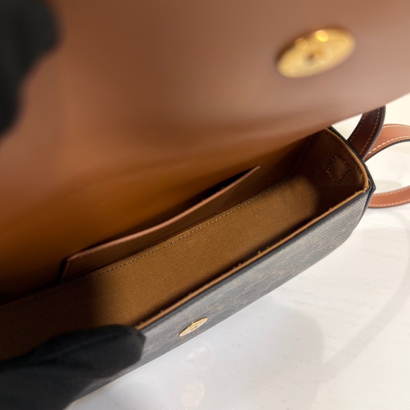 🈶購證 #99新閒置 Celine鎖頭腋下包 Lisa同款🔥-11