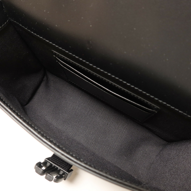 GUCCI 塗層帆布GG Black Mini Bag銀扣肩背袋-4