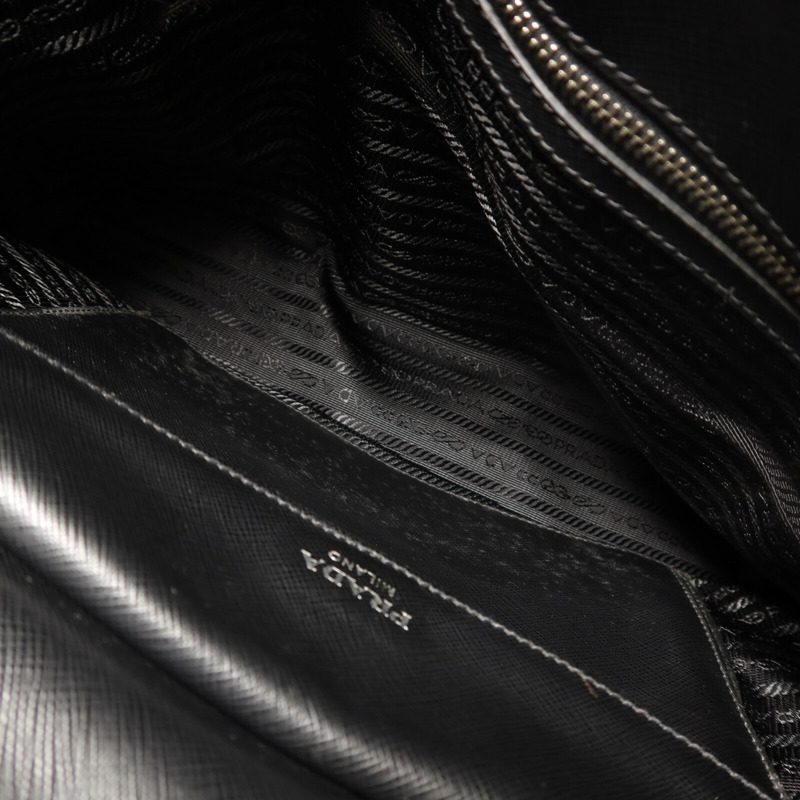 PRADA 尼龍Hand Bag銀扣手挽袋-4