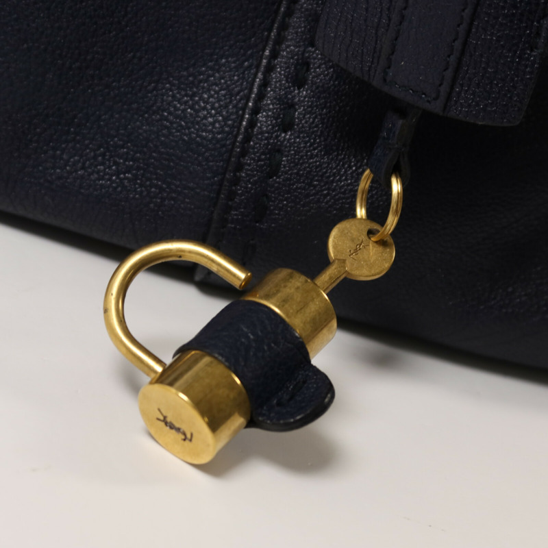 SAINT LAURENT 牛皮皮革Muse金扣手挽袋-9