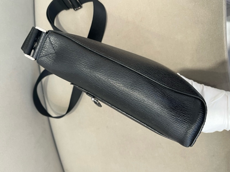 菲拉格慕斜挎包,黑色荔枝紋皮尺寸約24x25x5.5 附件:無-4