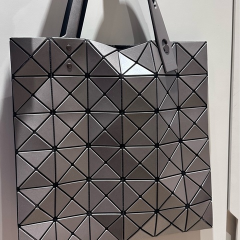 ISSEY MIYAKE 三宅一生 BAOBAO 6x6金屬啞光手提包 銀綜色