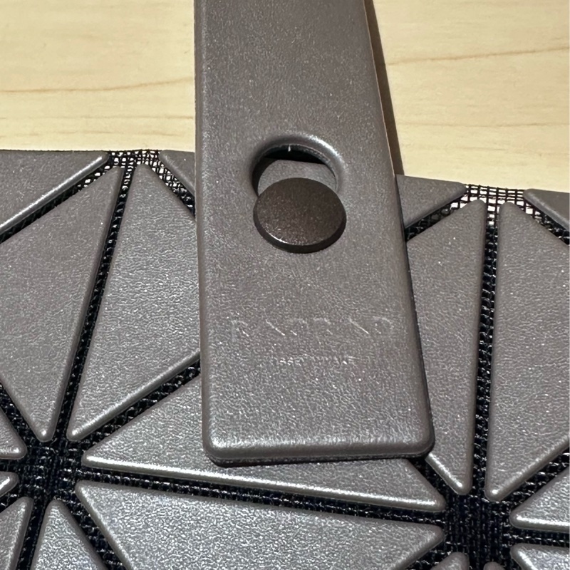 ISSEY MIYAKE 三宅一生 BAOBAO 6x6金屬啞光手提包 銀綜色-2