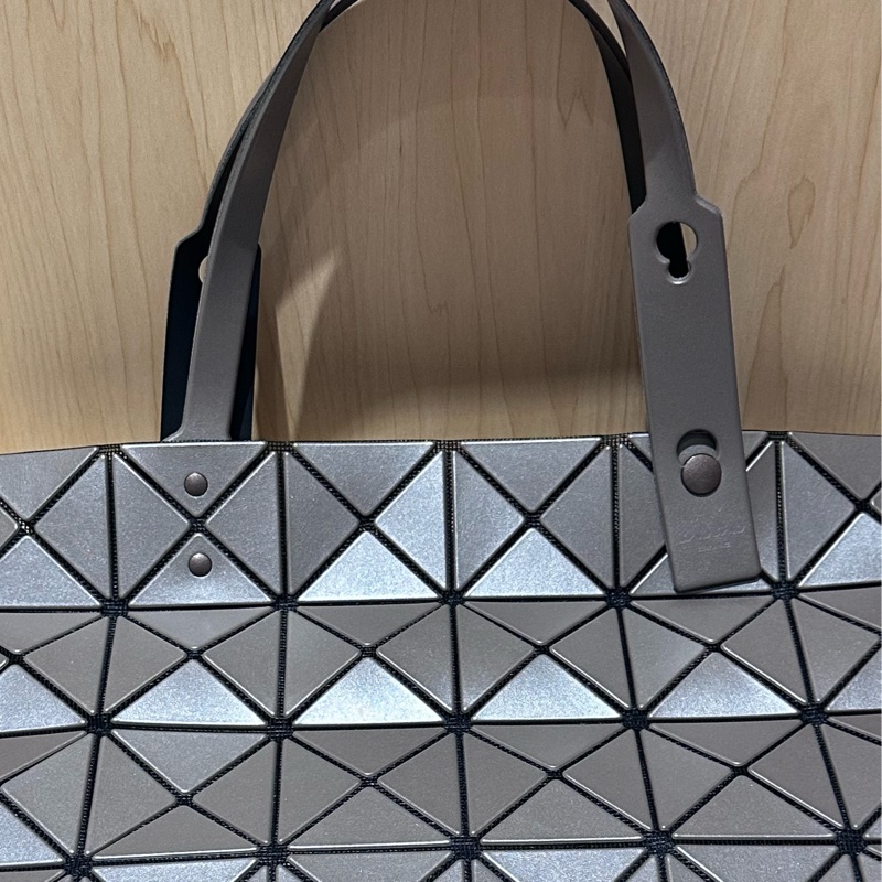 ISSEY MIYAKE 三宅一生 BAOBAO 6x6金屬啞光手提包 銀綜色-7