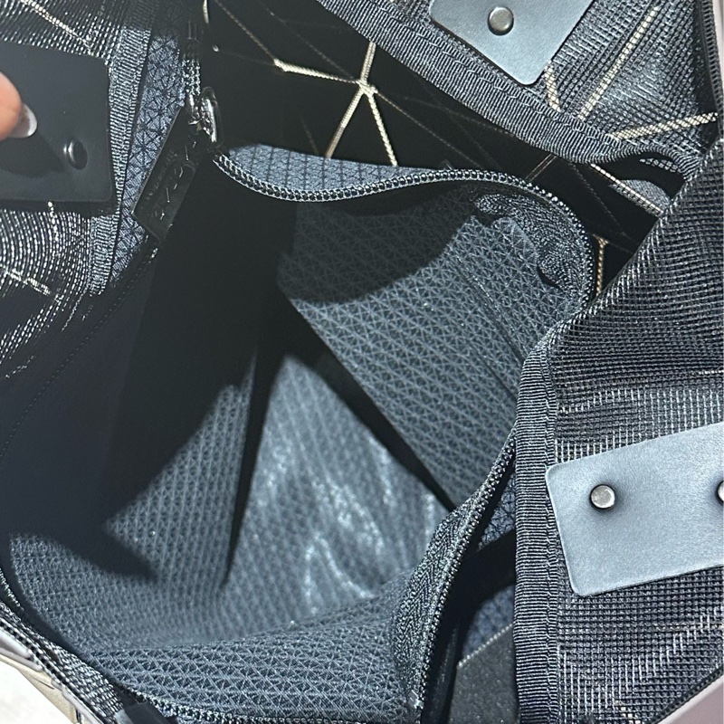 ISSEY MIYAKE 三宅一生 BAOBAO 6x6金屬啞光手提包 銀綜色-12