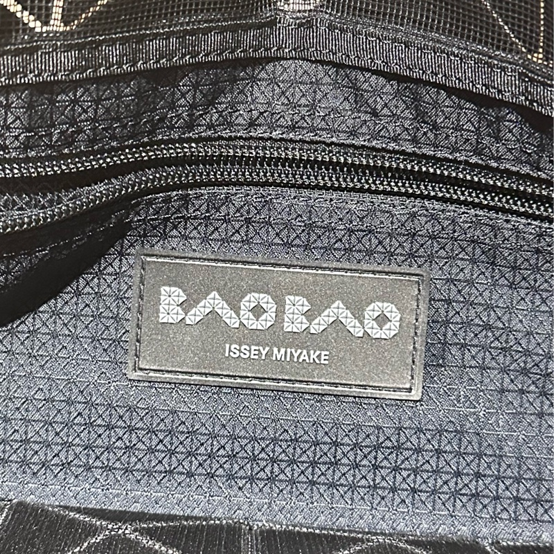ISSEY MIYAKE 三宅一生 BAOBAO 6x6金屬啞光手提包 銀綜色-18