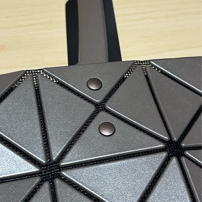 ISSEY MIYAKE 三宅一生 BAOBAO 6x6金屬啞光手提包 銀綜色-20