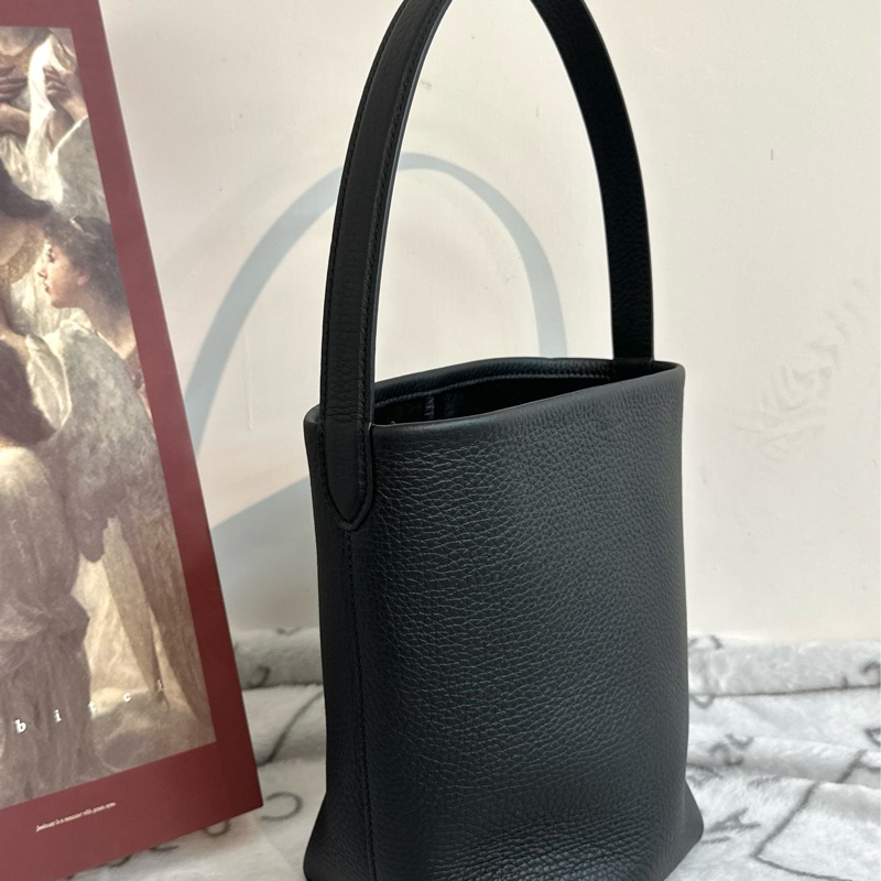 【全🆕】THE ROW N/S Park tote bag 水桶包托特包Tote包購物袋單肩包 粒面小牛皮 手提包 小號 黑色-1