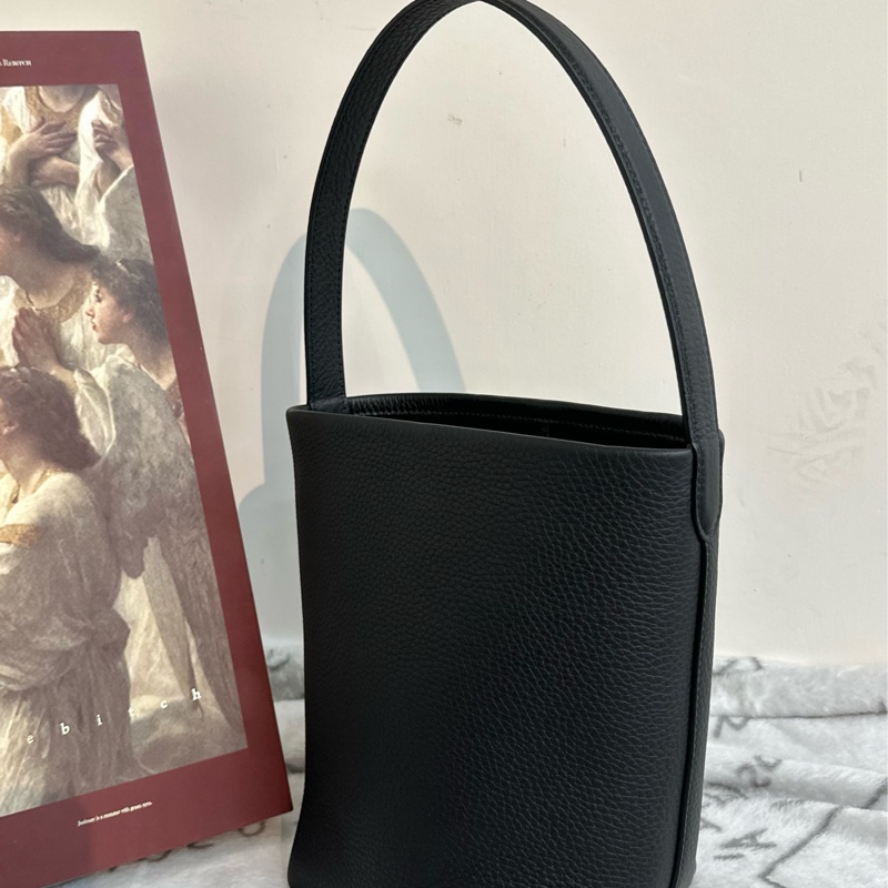 【全🆕】THE ROW N/S Park tote bag 水桶包托特包Tote包購物袋單肩包 粒面小牛皮 手提包 小號 黑色-2