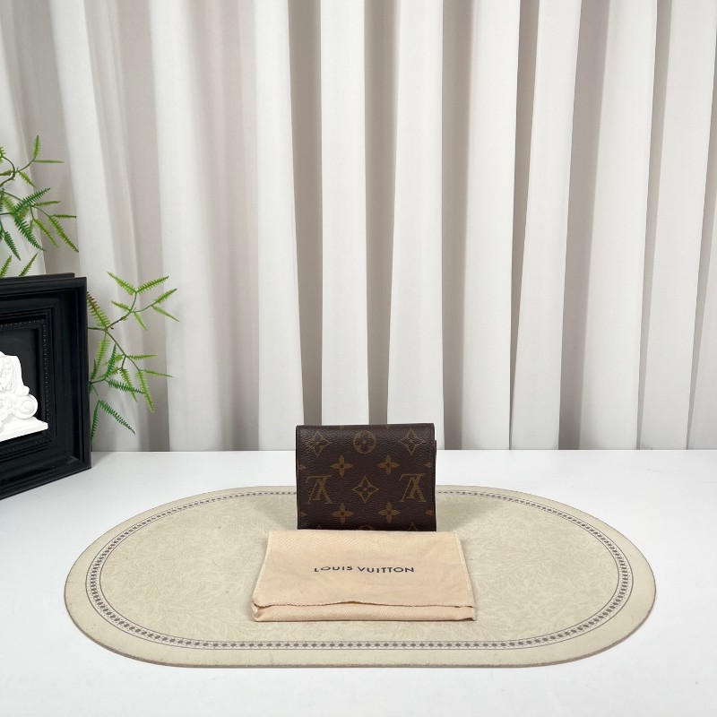 LV路易威登 老花短款三折疊豆豆錢包 經典老花配棕色內裡 內裡有隔層 可放現金-1