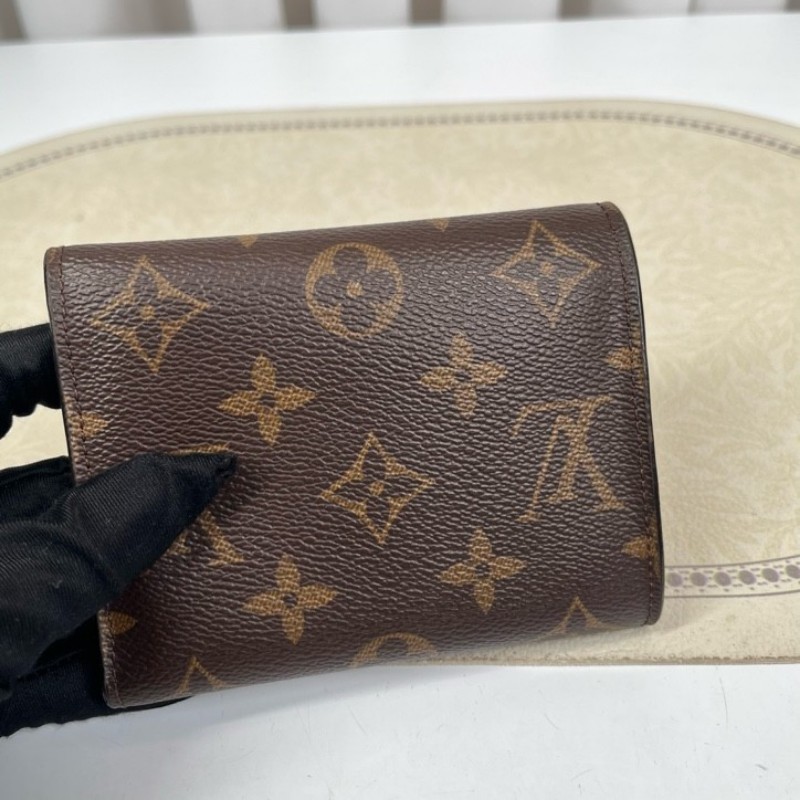LV路易威登 老花短款三折疊豆豆錢包 經典老花配棕色內裡 內裡有隔層 可放現金-3