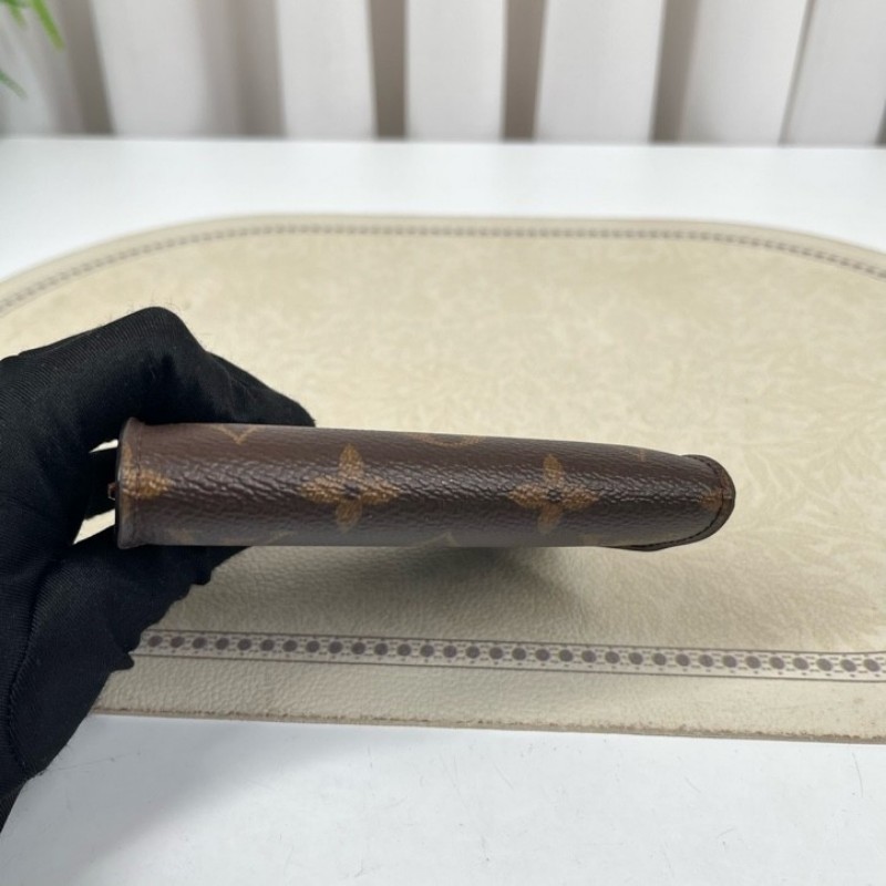 LV路易威登 老花短款三折疊豆豆錢包 經典老花配棕色內裡 內裡有隔層 可放現金-10