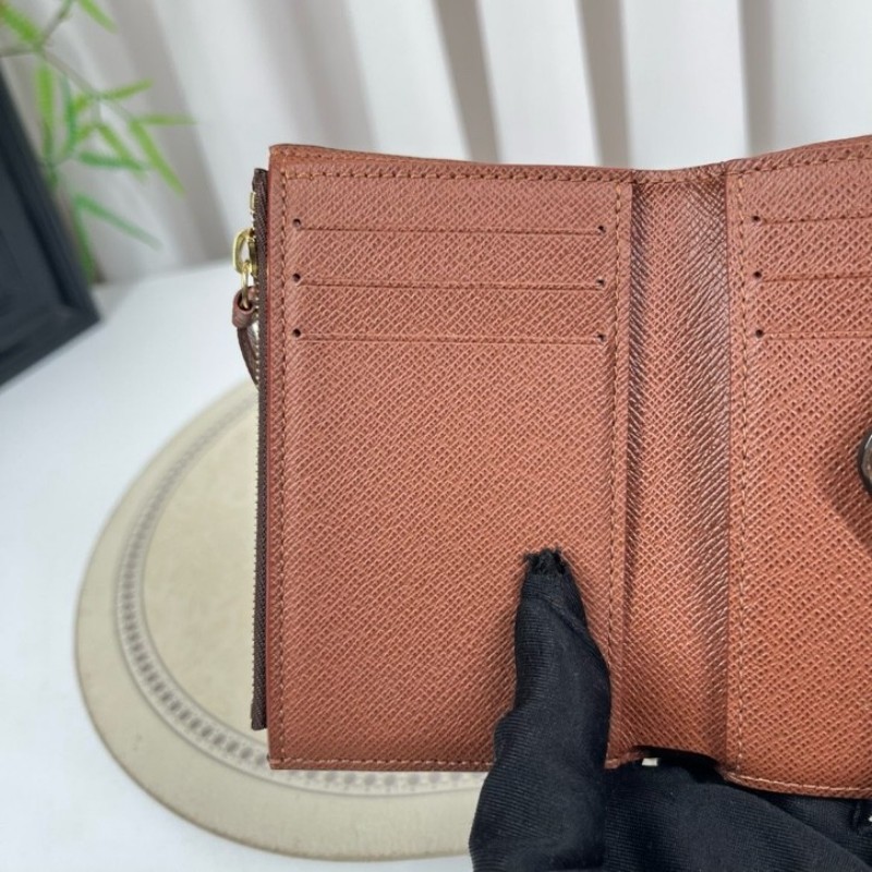 LV路易威登 老花短款三折疊豆豆錢包 經典老花配棕色內裡 內裡有隔層 可放現金-14