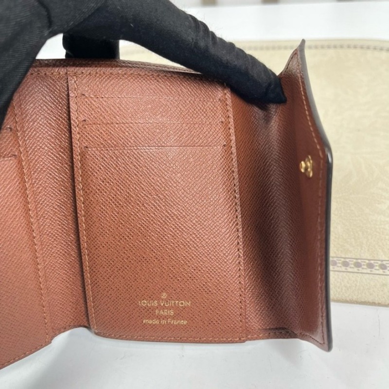 LV路易威登 老花短款三折疊豆豆錢包 經典老花配棕色內裡 內裡有隔層 可放現金-15