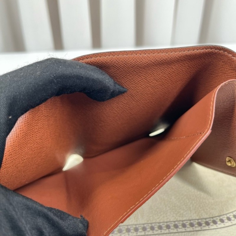 LV路易威登 老花短款三折疊豆豆錢包 經典老花配棕色內裡 內裡有隔層 可放現金-16