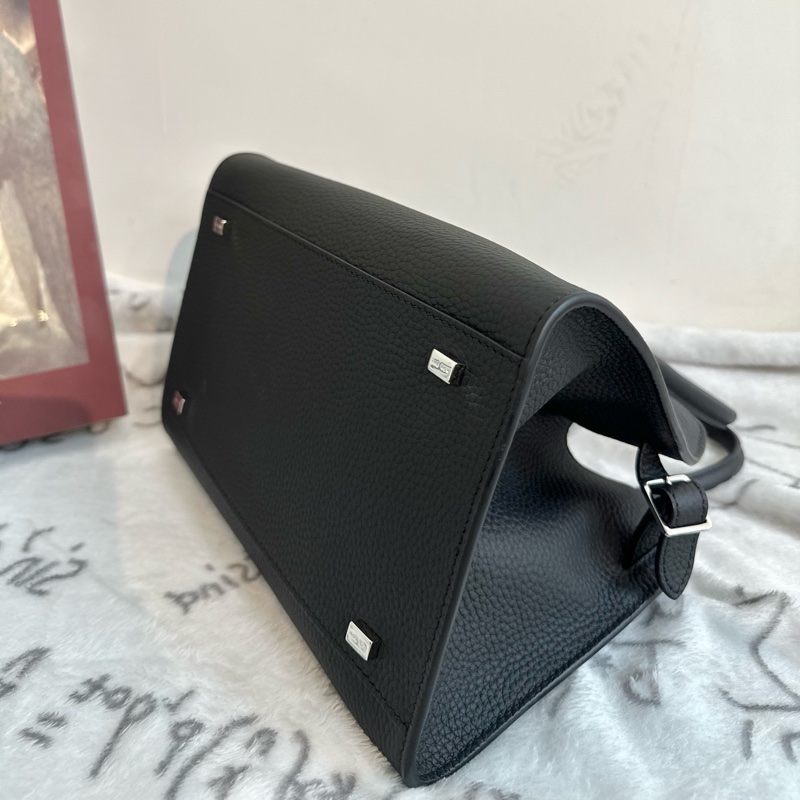 【全🆕】THE ROW Margaux 10 小牛皮 手提包黑色-3