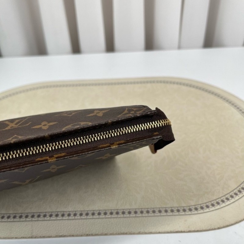 LV路易威登 老花洗漱包手拿包 經典老花 金色五金 拉鍊順滑 容量合適 日常通勤百搭實用-16