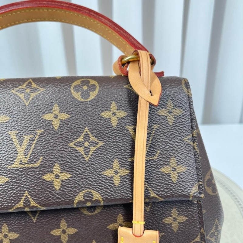 sh zym LV路易威登 Cluny克魯尼BB 老花手提包 經典老花圖案 配可拆卸寬肩帶 手提單肩都可以 容量實用 日常百搭-14