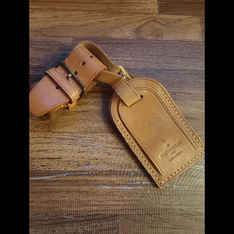 日本帶回絕版中古LV旅行包包皮革吊牌,絕版品難免有歲月痕跡,完美主義者請勿結標,謝謝KO-0