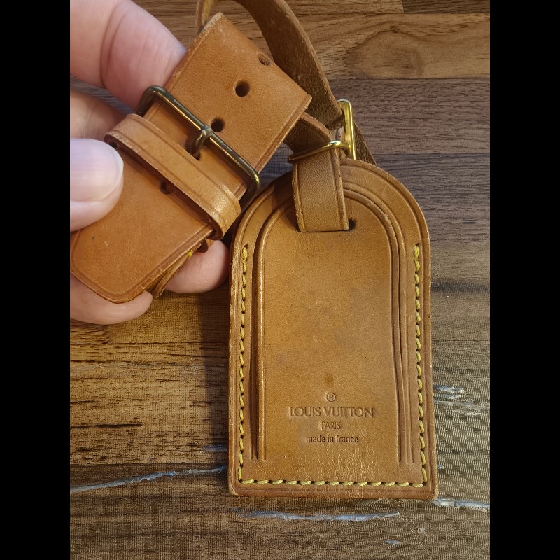 日本帶回絕版中古LV旅行包包皮革吊牌,絕版品難免有歲月痕跡,完美主義者請勿結標,謝謝KO-3