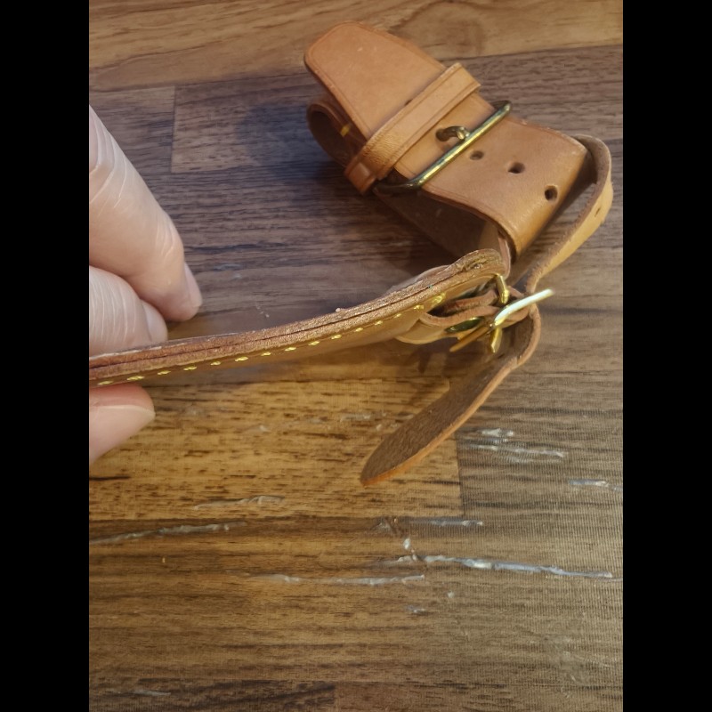 日本帶回絕版中古LV旅行包包皮革吊牌,絕版品難免有歲月痕跡,完美主義者請勿結標,謝謝KO-6