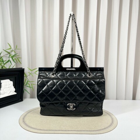 sh zym CHANEL香奈兒 20開 黑銀油蠟皮壓克力手柄衣架包 容量大 包型立挺 時尚亮眼 經典百搭