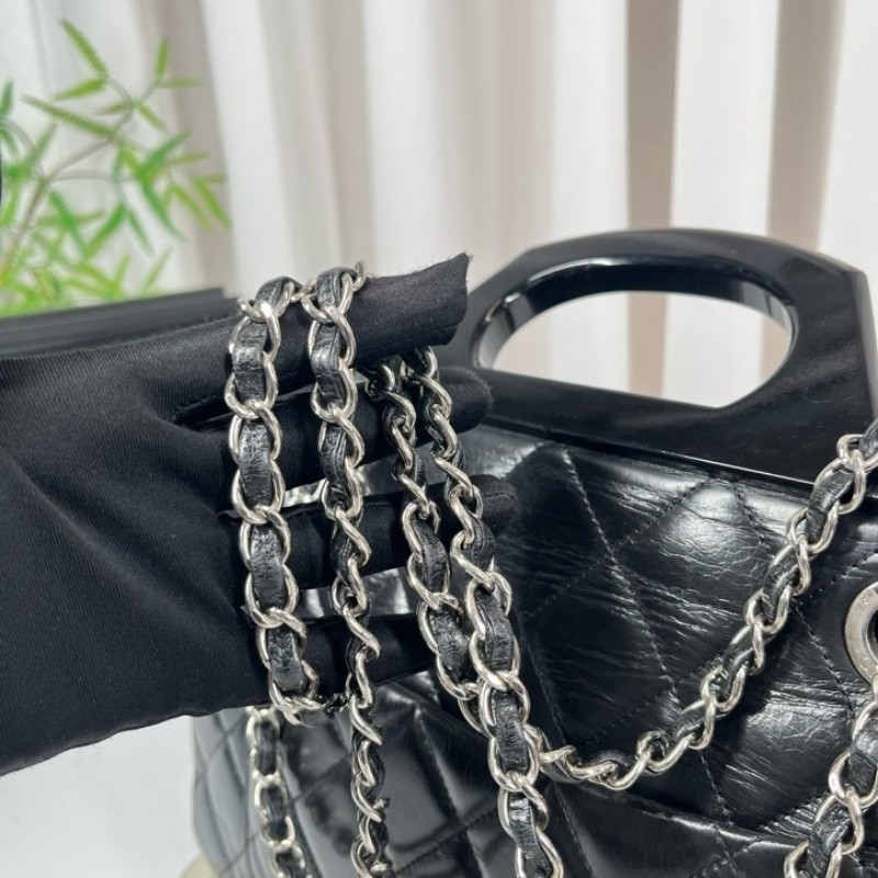 sh zym CHANEL香奈兒 20開 黑銀油蠟皮壓克力手柄衣架包 容量大 包型立挺 時尚亮眼 經典百搭-17