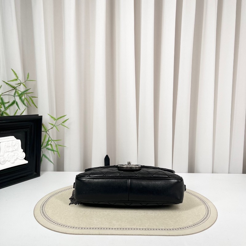 CHANEL香奈兒 18開 限定款愛丁堡系列 流蘇鏈條包 可單肩可斜挎 紅色內裡 復古有氣質 容量適中-2