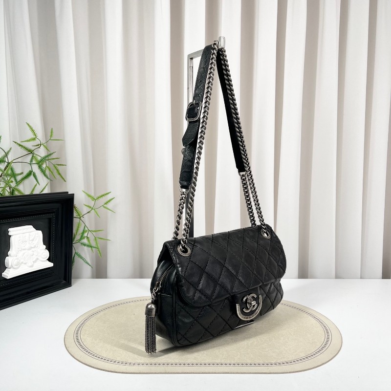 CHANEL香奈兒 18開 限定款愛丁堡系列 流蘇鏈條包 可單肩可斜挎 紅色內裡 復古有氣質 容量適中-3