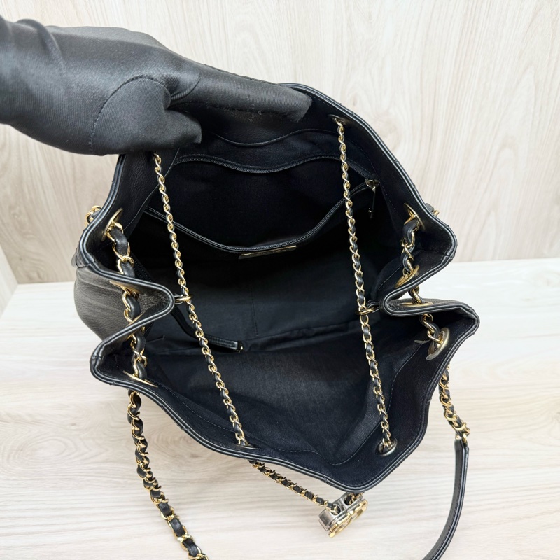 CHANEL🖤黑牛皮Bucket束口Hobo Bag AS0946-9