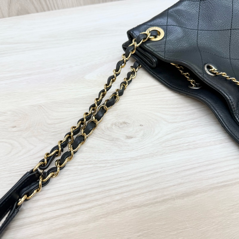 CHANEL🖤黑牛皮Bucket束口Hobo Bag AS0946-13