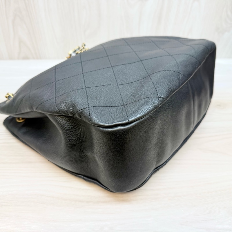 CHANEL🖤黑牛皮Bucket束口Hobo Bag AS0946-15