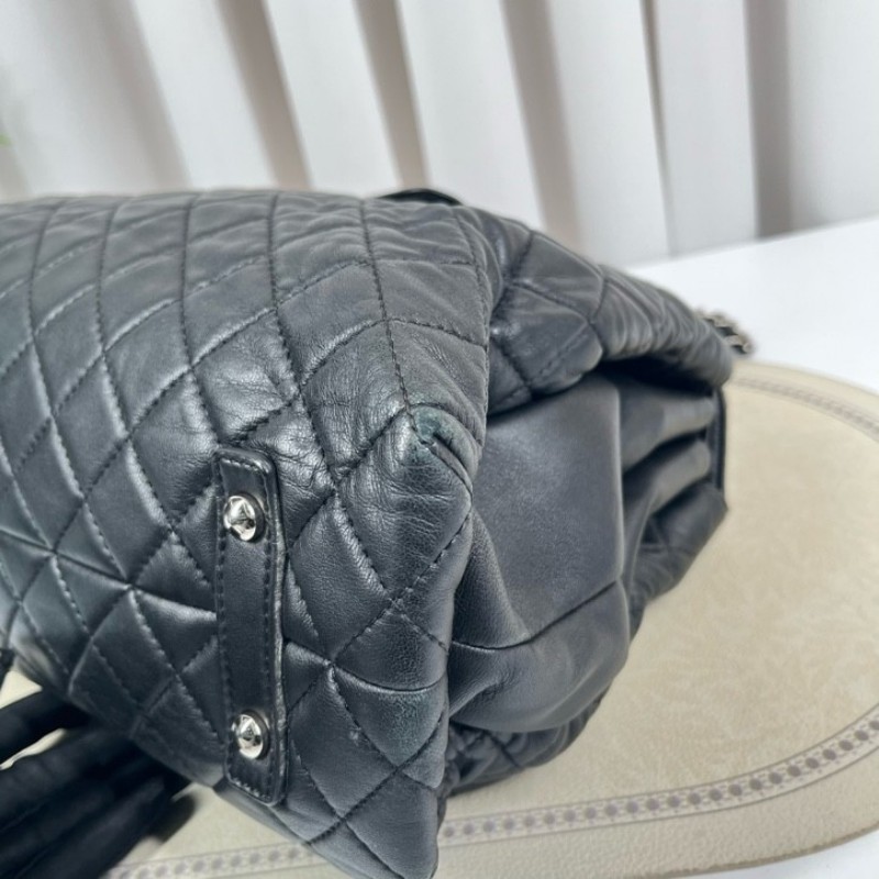 Chanel香奈兒 20開 菱格紋托特鏈條包 黑色羊皮菱格紋 搭配銀色鏈條 經典款式百搭 內裡空間大 多層隔層設計-7