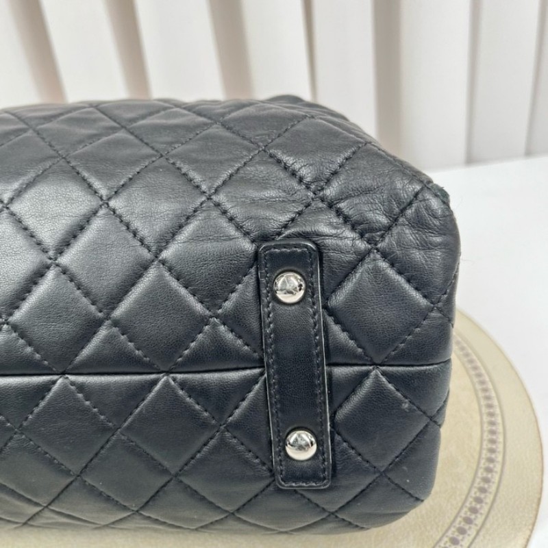 Chanel香奈兒 20開 菱格紋托特鏈條包 黑色羊皮菱格紋 搭配銀色鏈條 經典款式百搭 內裡空間大 多層隔層設計-8