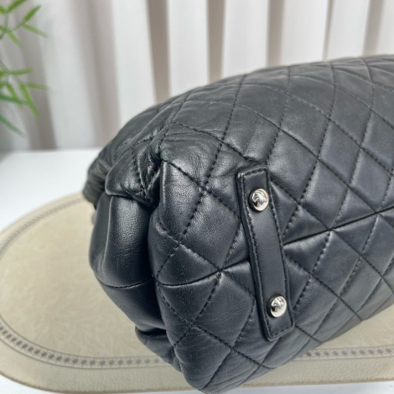 Chanel香奈兒 20開 菱格紋托特鏈條包 黑色羊皮菱格紋 搭配銀色鏈條 經典款式百搭 內裡空間大 多層隔層設計-9