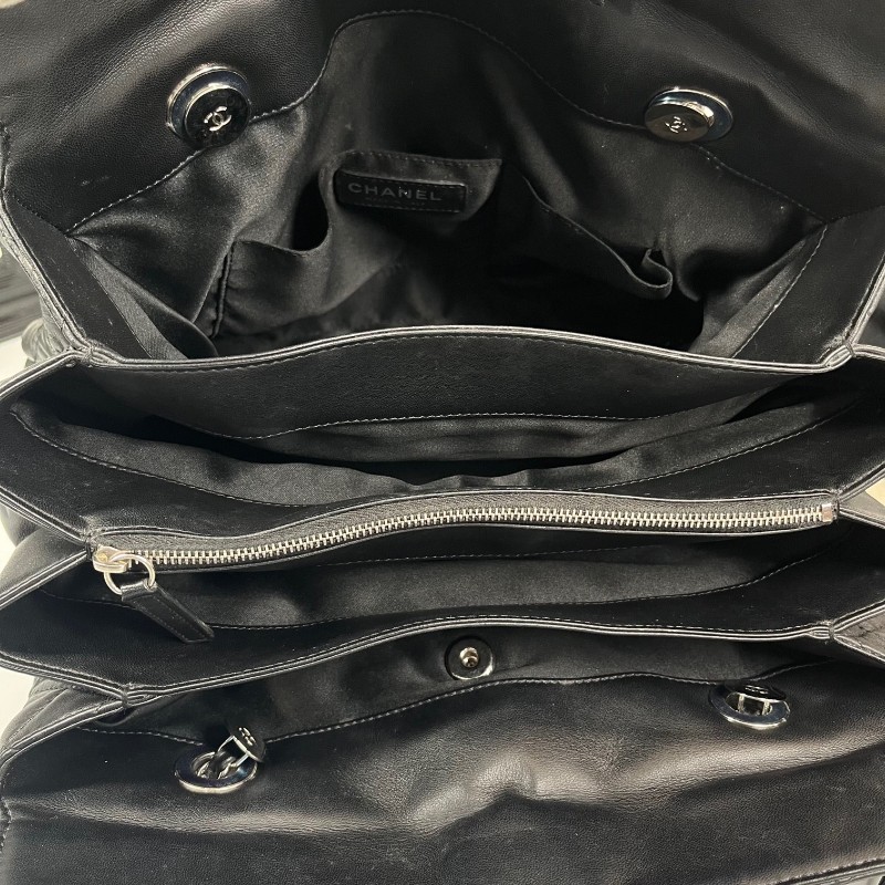 Chanel香奈兒 20開 菱格紋托特鏈條包 黑色羊皮菱格紋 搭配銀色鏈條 經典款式百搭 內裡空間大 多層隔層設計-10