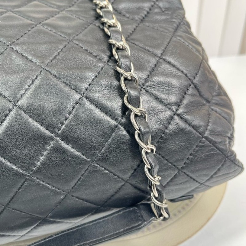 Chanel香奈兒 20開 菱格紋托特鏈條包 黑色羊皮菱格紋 搭配銀色鏈條 經典款式百搭 內裡空間大 多層隔層設計-11